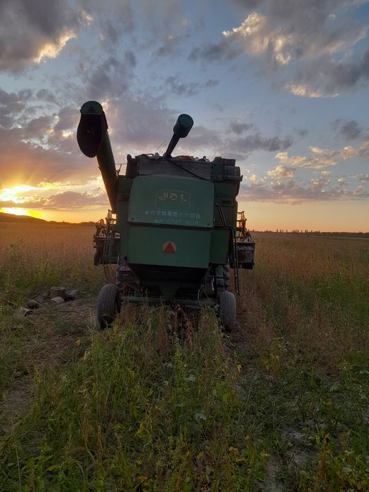 Продам комбайн Джон дир