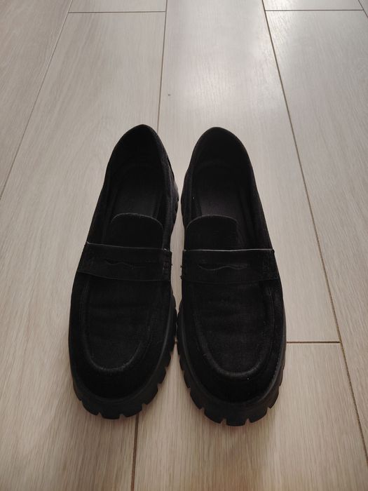 Обувь для мальчика р38-39, женская р40-41