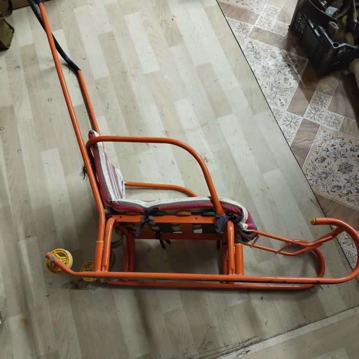 Продам санки детские.