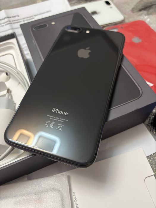 Iphone 8 plus 64 black + адаптер