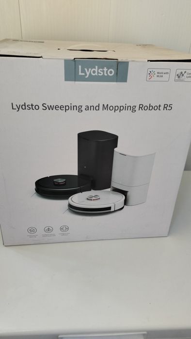 Продам робот пылесос с пылесборником