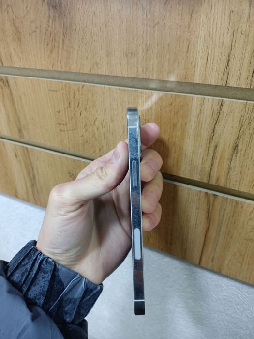 Iphone 12pro sotiladi