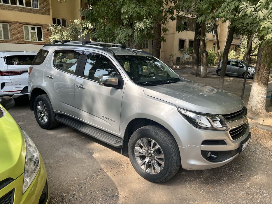 Продаётся Трейлблейзер 2020 года выпуска. Состояние хорошее.