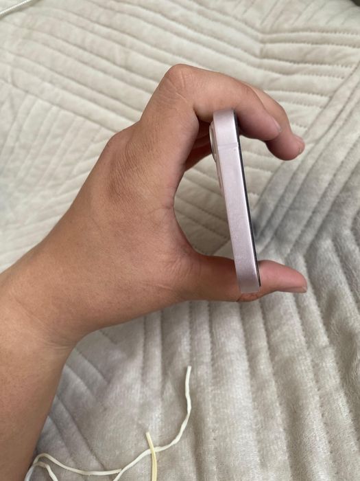 iPhone 13 в идеальном состоянии