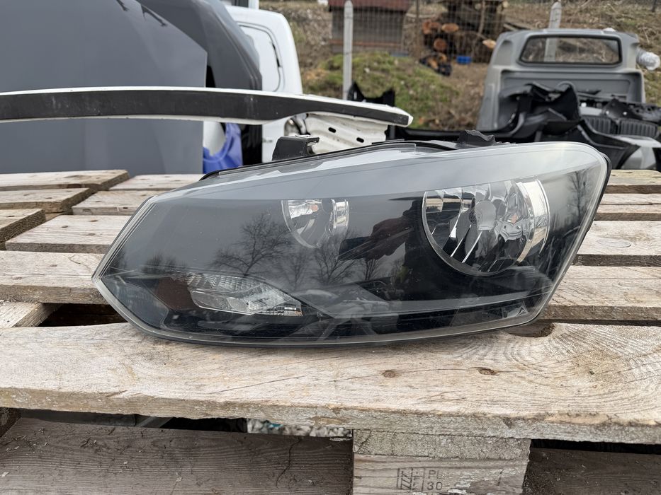 Фар VW Polo 2009 год.-