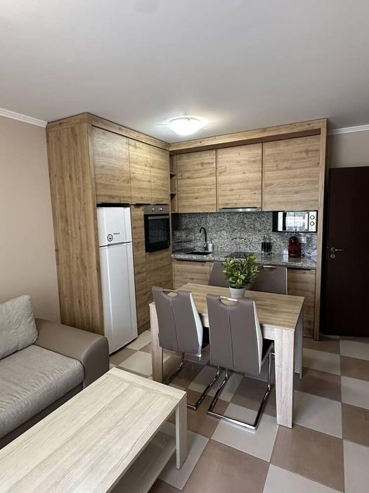 Продава се Двустаен апартамент в Созопол - 71 кв.м за 2200 €/кв.м - Снимка #1