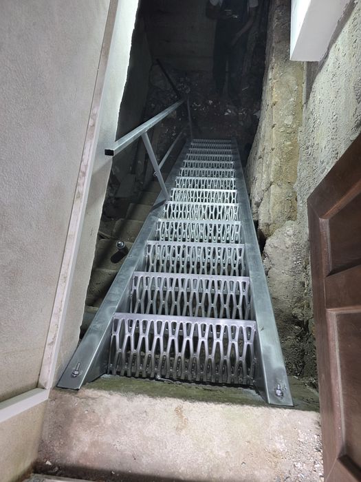 Scari metalice zincate pentru incendiu