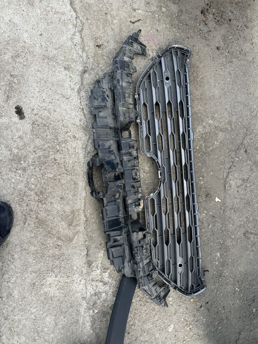Bară față.aripă dreapta față toyota raw 4.