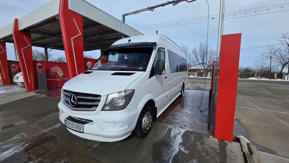 Microbuze de inchiriat nunta botez excursii tabere