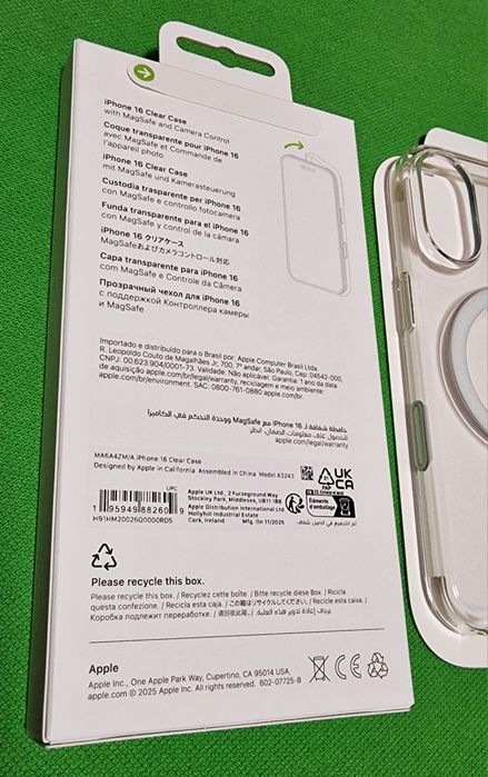 Husa originala iPhone 16,cu folie sticla Ultra Hybrid.