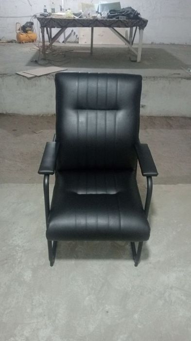 Assalomu alaykum arzon sifatli stul kreslo sotiladi 420000 tel +998977