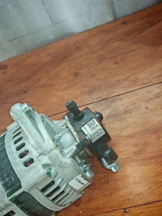 Vând alternator nou Opel astra g 1.7 dti