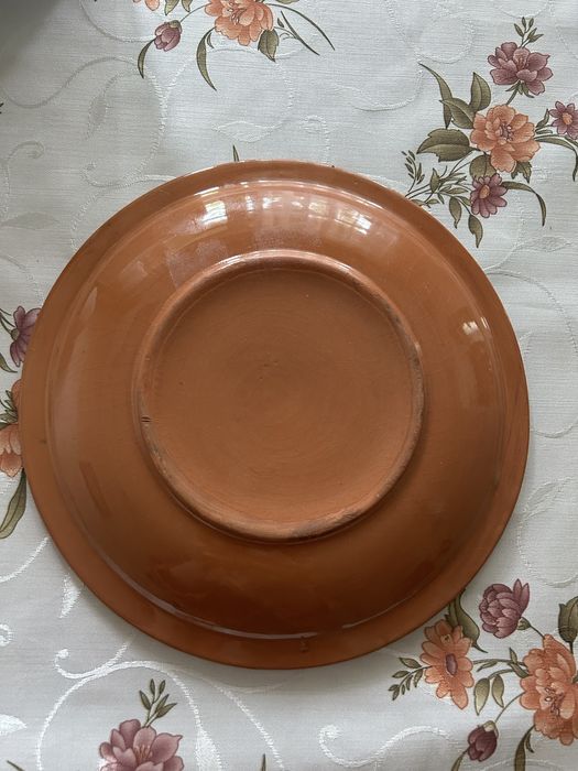 Декоративная керамическая тарелка.