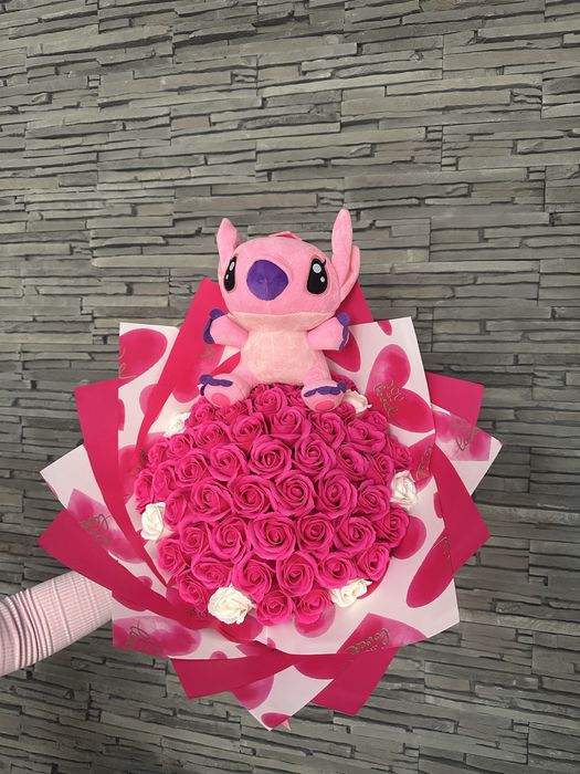 Buchet 57 trandafiri sapun cu stitch