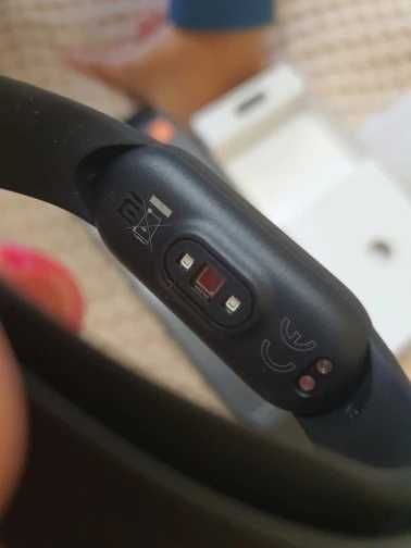 Ми Бэнд 5, новые в коробке