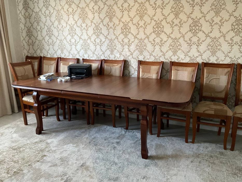 Продам стол с стульями