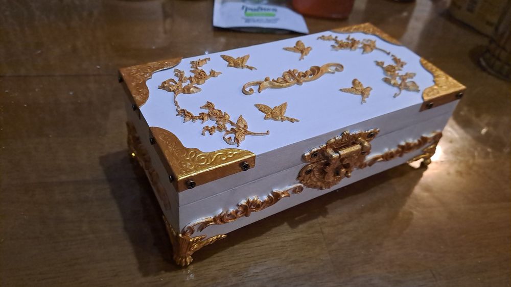 Шкатулка ,ручной работы .