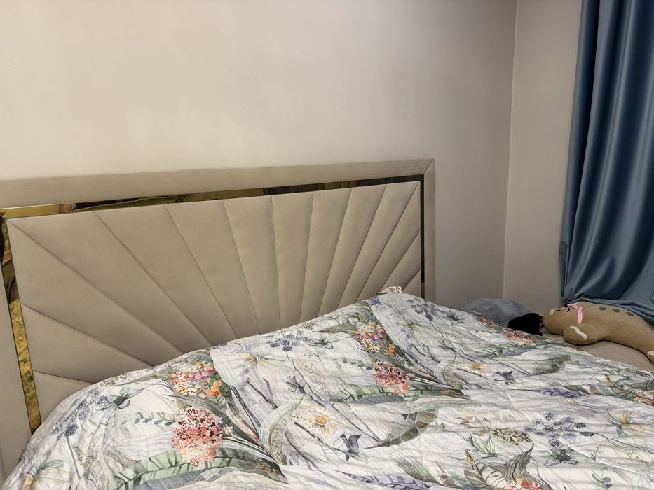 Продам 2 спальную кровать