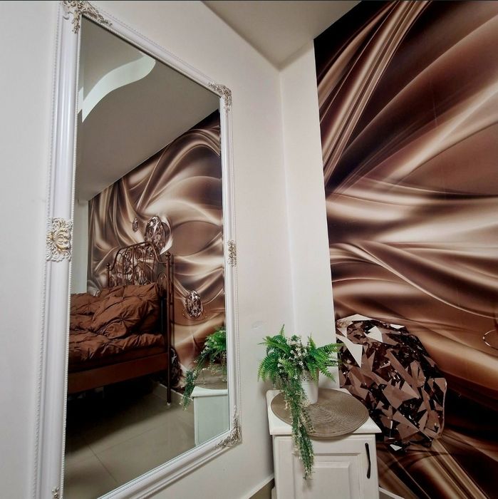 Vand garaoniera luminoasa gata de mutat sau pt business in regim hotelier