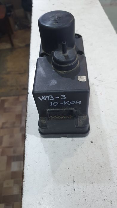 Продам компрессор центрального замка на WPassat b3