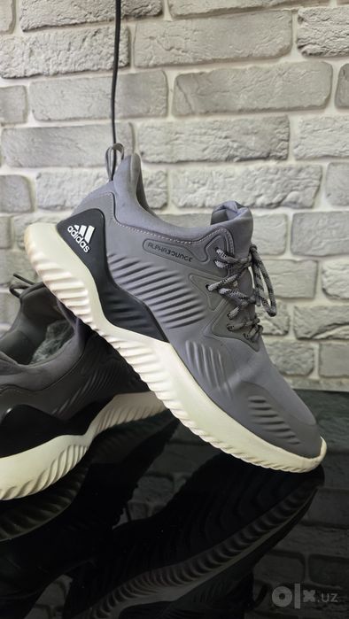 Оригинальные кроссы adidas