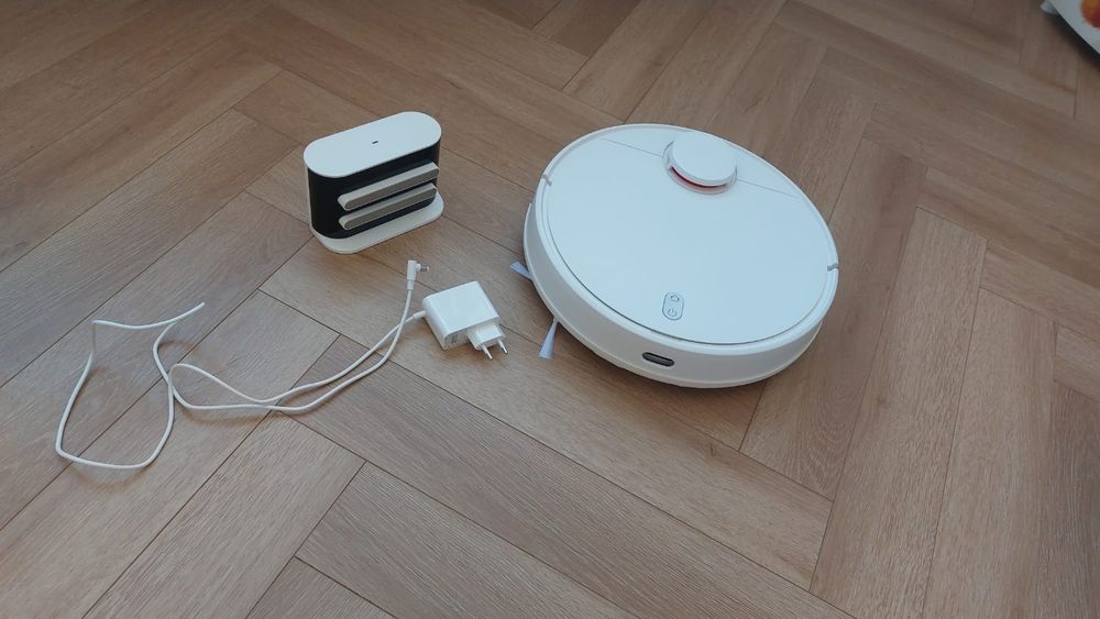 Новый робот-пылесос Xiaomi Robot Vacuum E10 (не