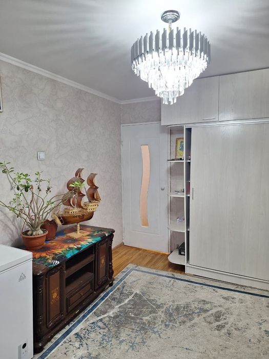 Продам квартиру 3 комнатную