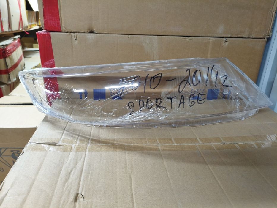 Продаю стекло Фары на Кия спортейдж 2010/2014