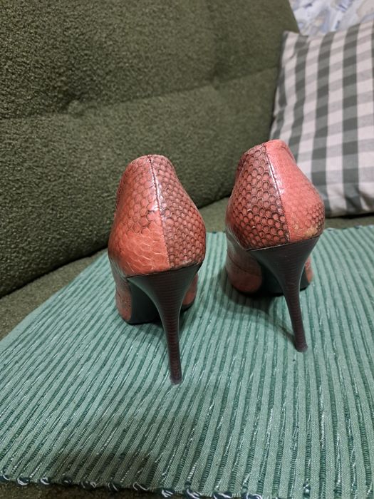 Токчета естествена кожа