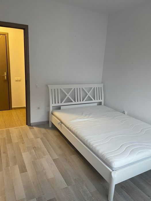 Vand apart 2 camere decomandat