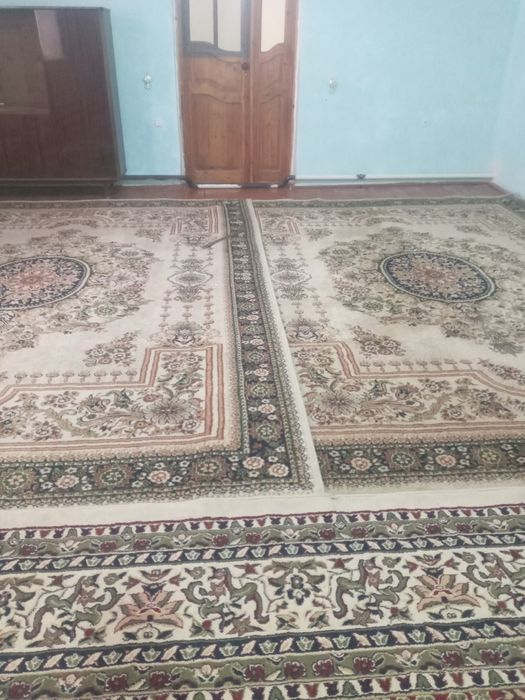 Gilam sotiladi 2ta 3ga 4