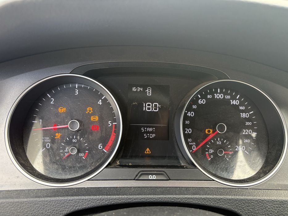 Vand/dezmembrez Golf 7 motor 1.6, an 2014, manuala, avariata, inmatriculata