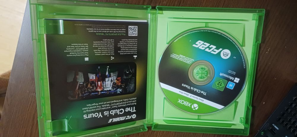 Vând xbox serie x ușor negociabil