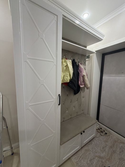 Продам шкаф для прихожей