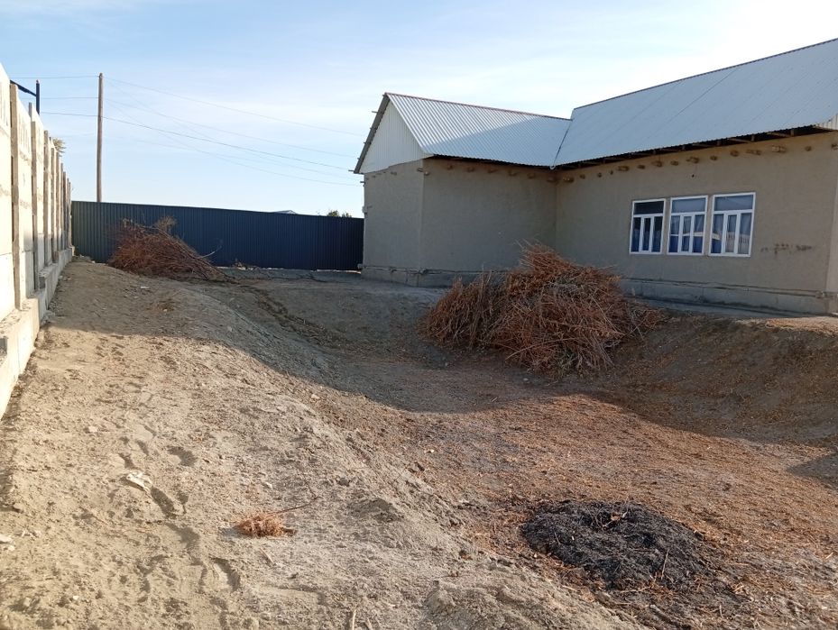 Уй сотилади. 12 сотих