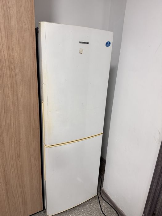 Холодильник SAMSUNG