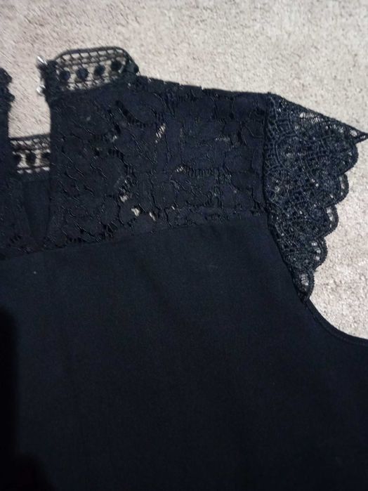 Продава се дамска рокля