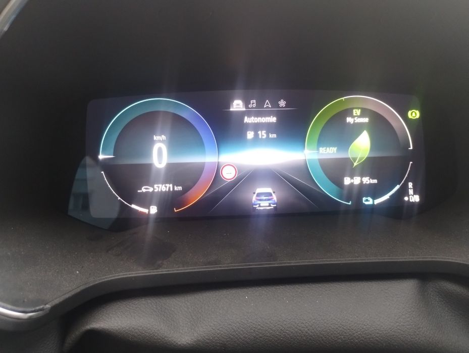 Renault Captur 1.6 Plug in hibrid 160 cp