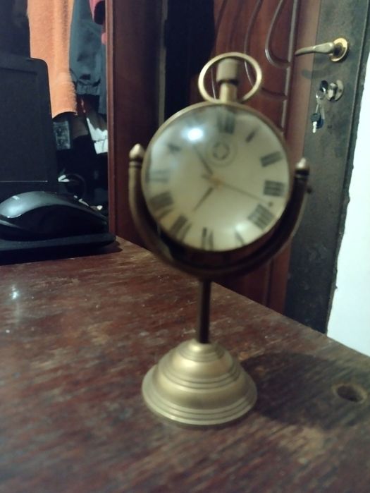 Ceas pentru mobilier