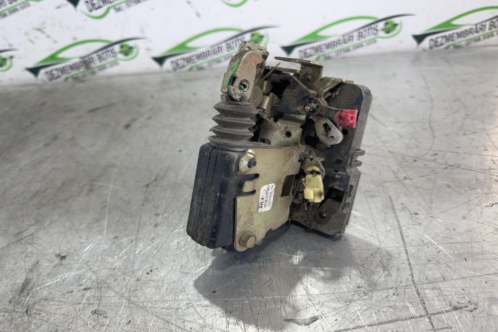 Broasca usa fata stanga 8200290961 Dacia Logan prima generatie