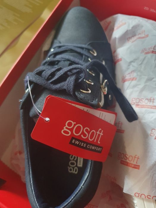 Дамски спортни обувки