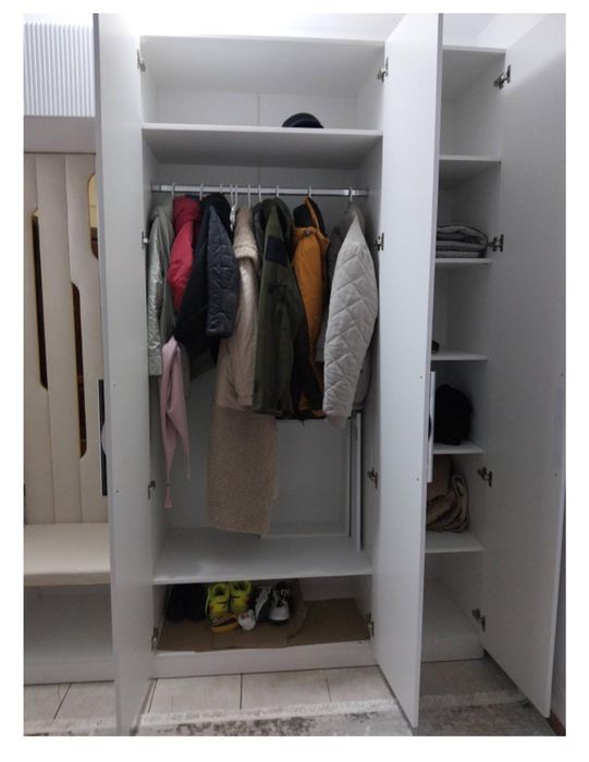 Продается  очень хороший мебель для прихожей