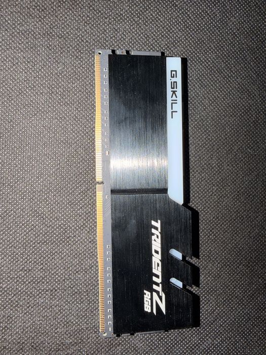 RAM G.SKILL Trident Z RGB F4-4000C18D-32GTZR(32GB, 2x16 GB, DDR4-4000)