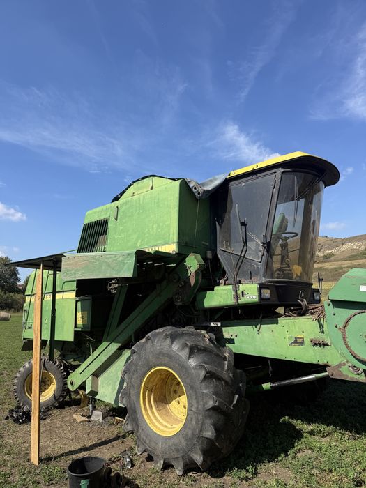 Vand sau dezmembrez combina john deere 1085