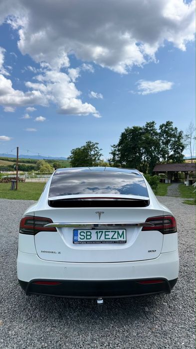 TESLA Model X 2017 — imagine 2