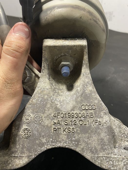 Suport motor dreapta tampon motor Audi A6 C6 3.0 TDI ASB BMK 2.7 TDI