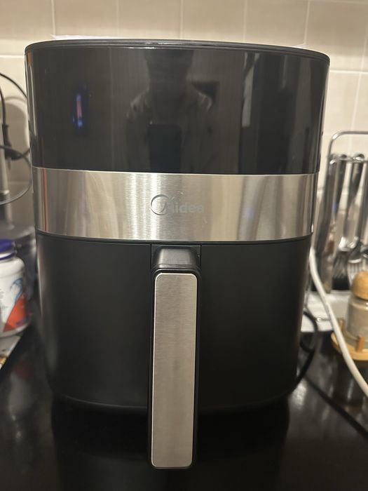 Аэрогриль Midea в упаковке