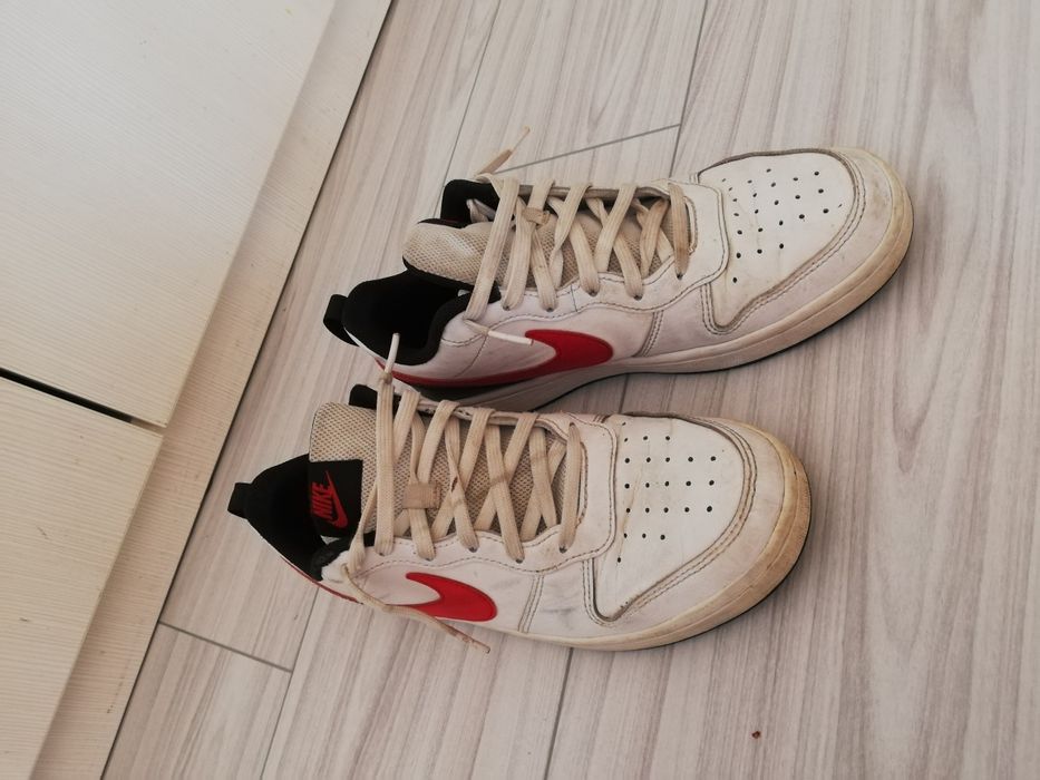 Vând Nike nr 39 albi