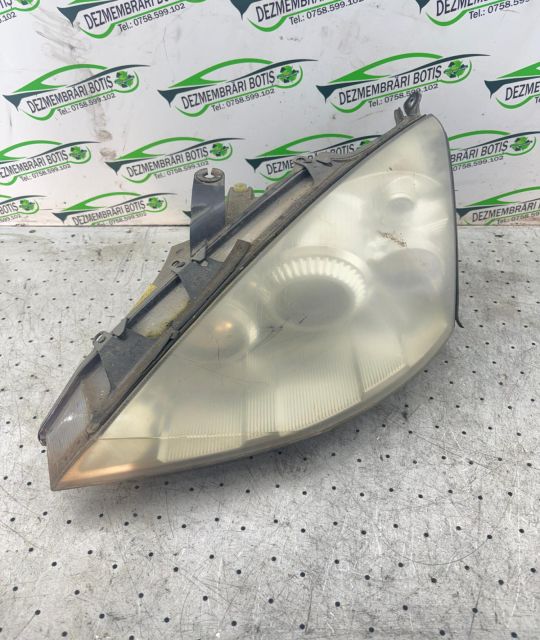 Far stanga cu Xenon Ford Focus prima generatie