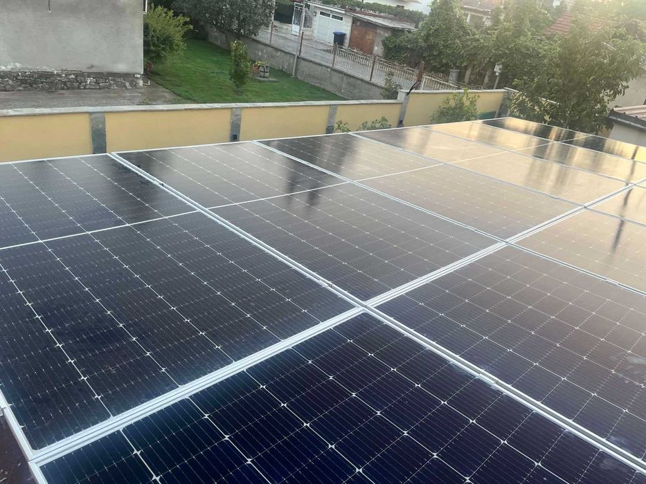 Изграждане на соларни системи за производство на електричество.